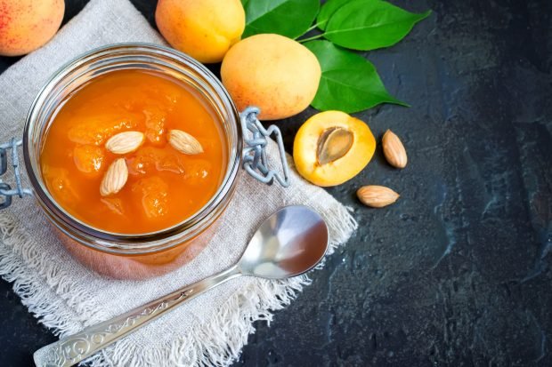Apricot jam with nucleenus