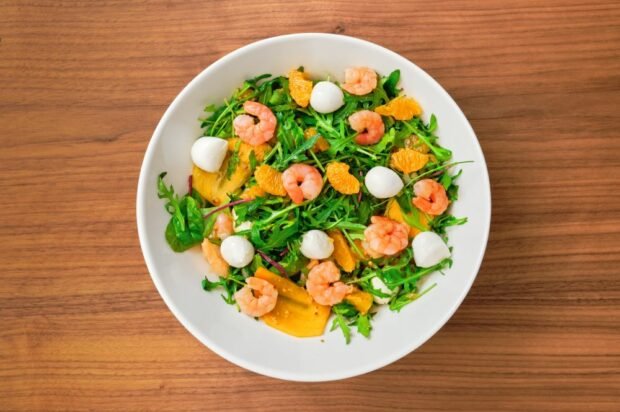 Shrimp salad, mozzarella and persimmon