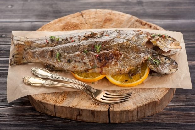 Trout with orange and thyme in the oven