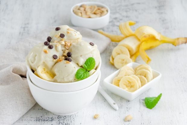 Vegan banana ice cream