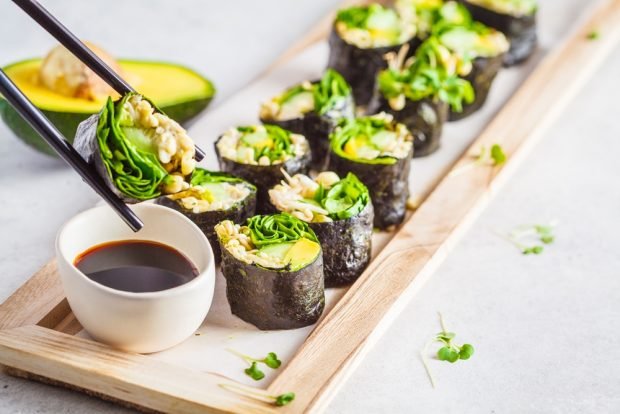 Vegan rolls without rice