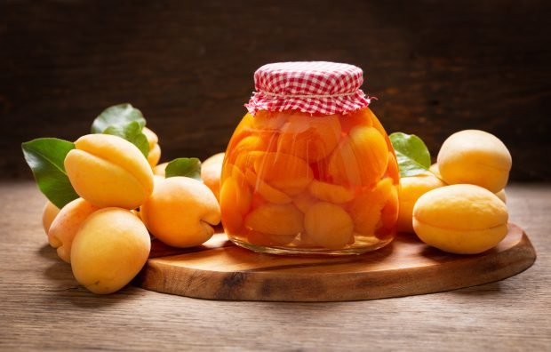 Apricots in syrup for the winter