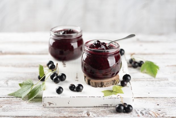 Blackcurrant jelly with agar-agar