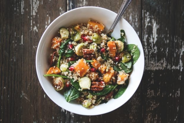 Brussels cabbage salad, pumpkin and nuts