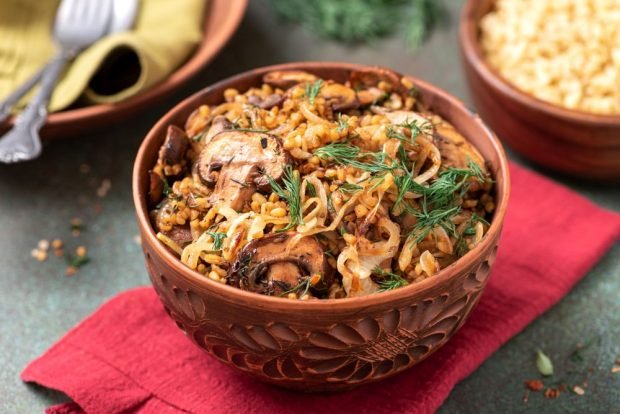 Bulgur pilaf with champignons