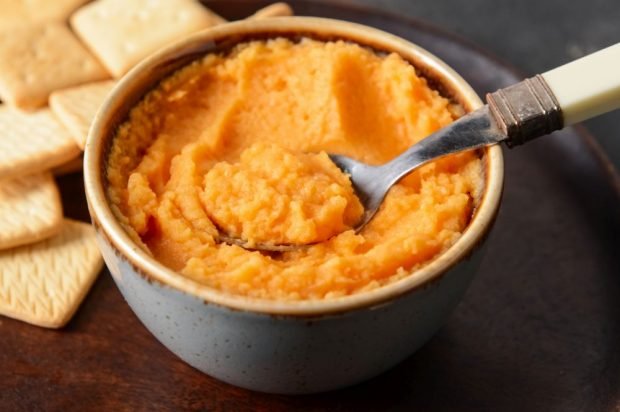 Carrot hummus