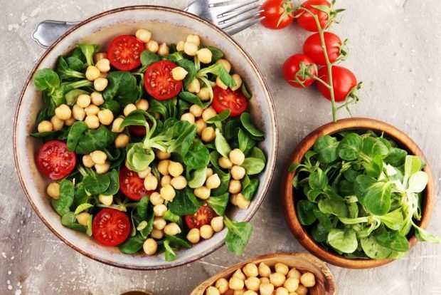 Chickpeas and greenery