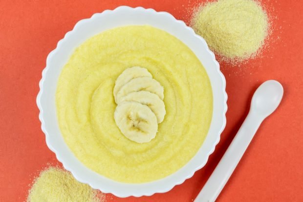 Corn porridge with banana