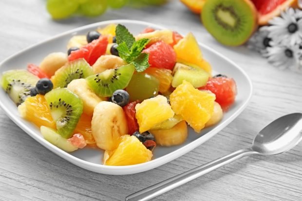 Fruit salad with honey and mint