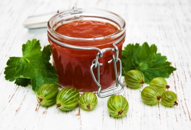 Jelly from gooseberries