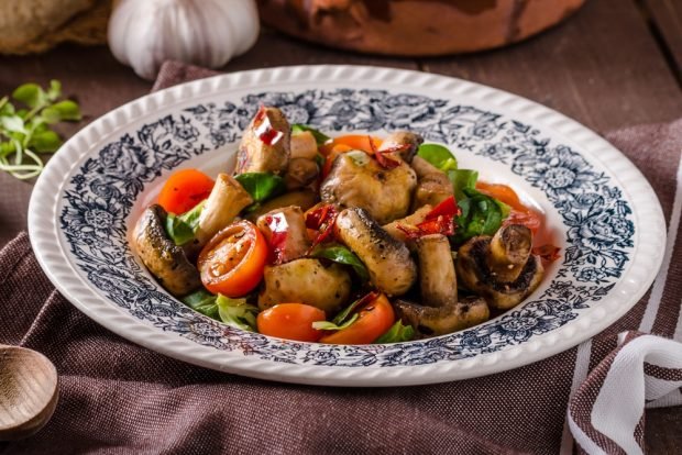 Mushroom salad and basil