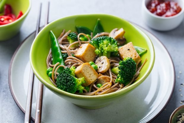 Noodles and broccoli salad