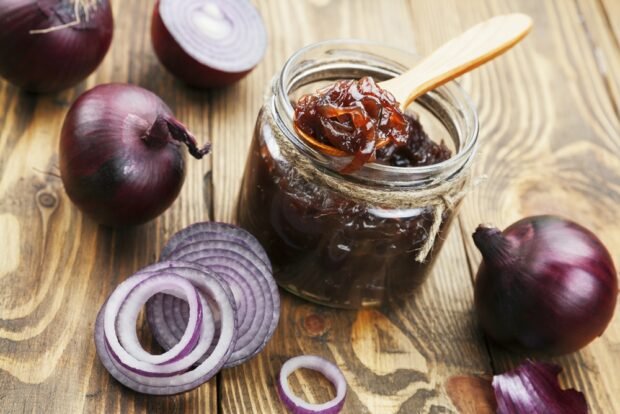 Onion jam for the winter