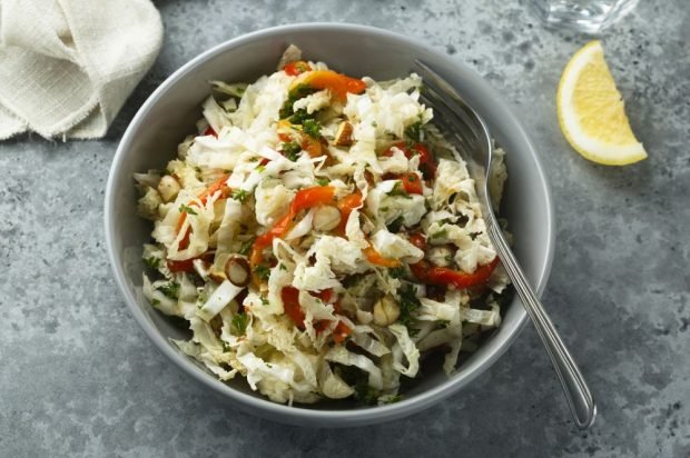 Peking cabbage salad with fried Bulgarian pepper and almond