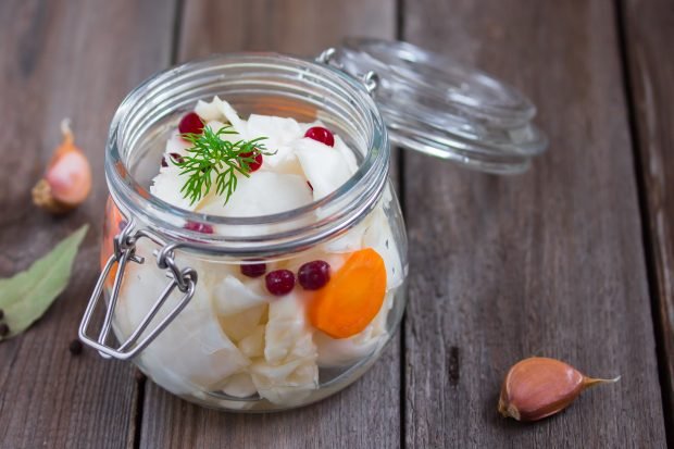 Pickled cabbage with fast -cooking pieces