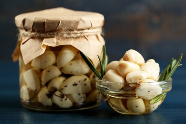 Pickled garlic