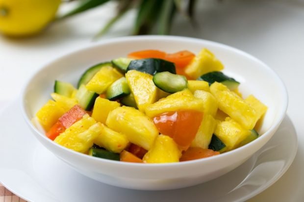 Pineapple salad, cucumbers and tomatoes