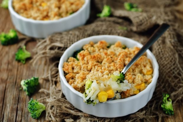 Rice casserole with broccoli and corn