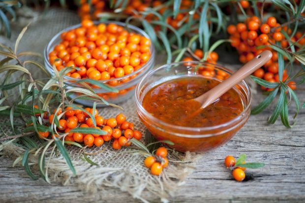 Sea buckthorn sauce for the winter