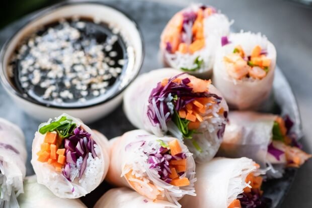 Spring rolls with purple cabbage and funchosis