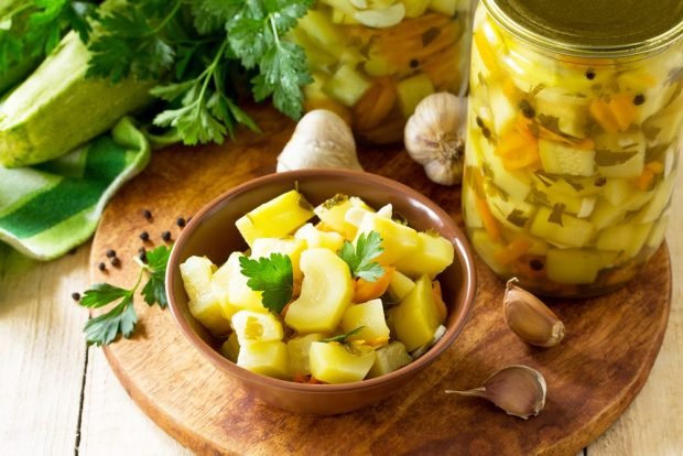 Zucchini salad for the winter